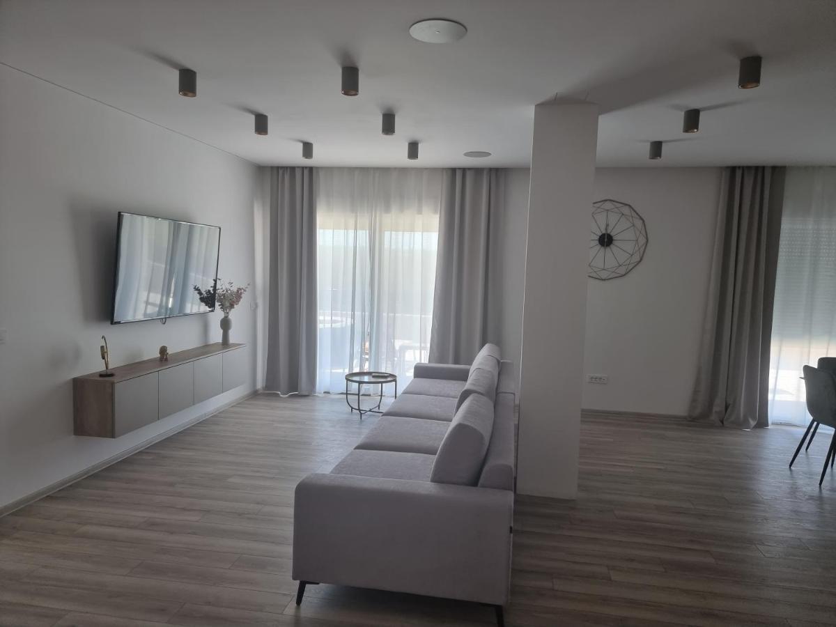 Villa Madison Posedarje Buitenkant foto